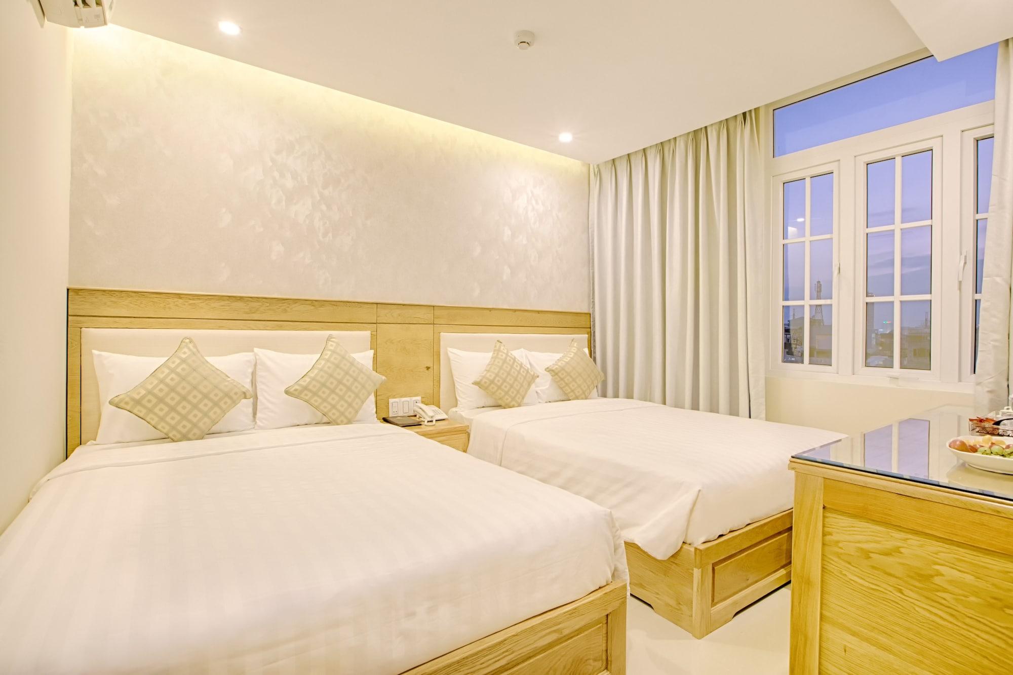 Sea Castle Hotel Da Nang Exterior photo