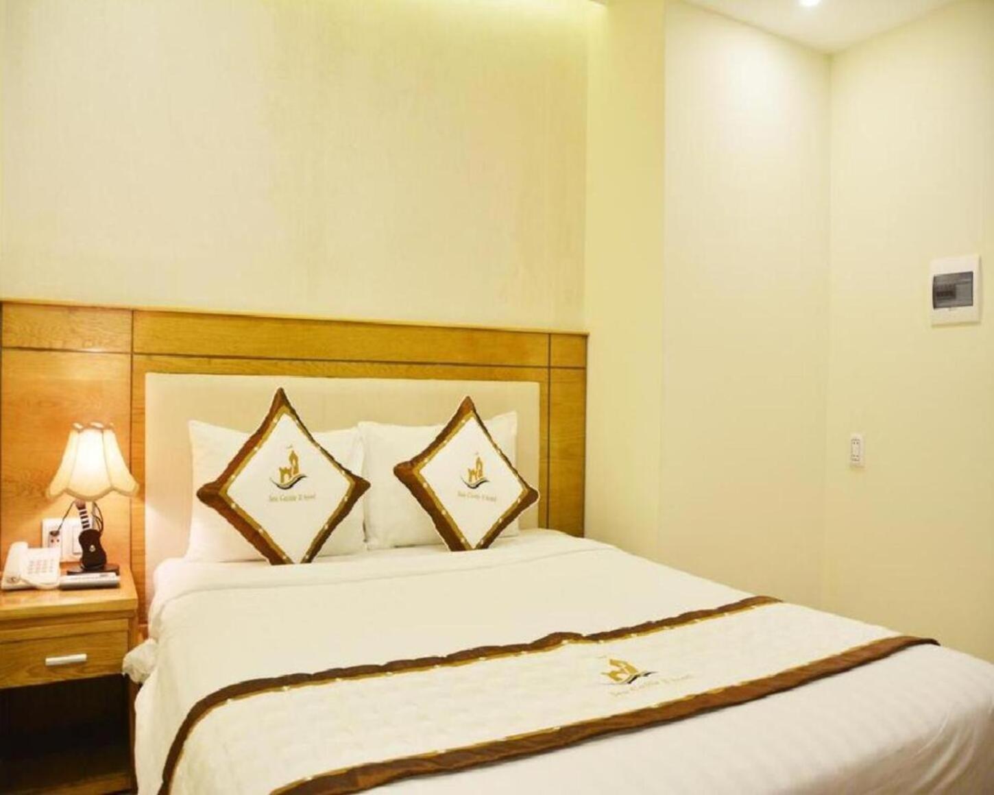 Sea Castle Hotel Da Nang Exterior photo